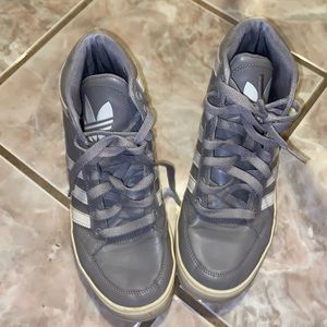 Adidas gray gym shoes